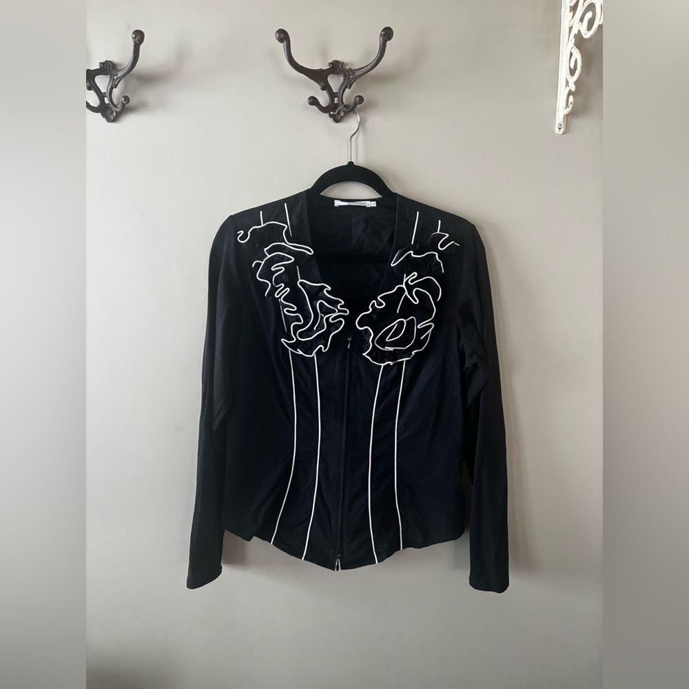 ANNE FONTAINE | Elegant high contrast Jacket with White Embroidery | size 44